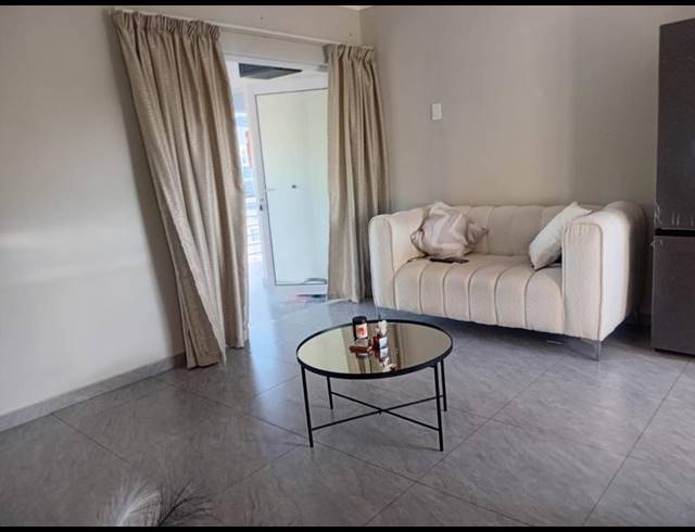 1 BEDROOM PROPERTY TO RENT IN GLEN AUSTIN